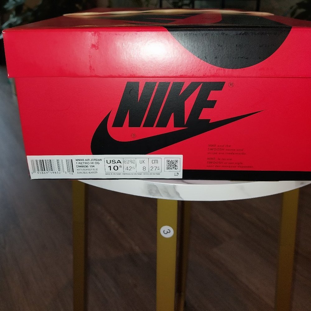 Women's Air Jordan 1 High OG Denim - Picture 3 of 6
